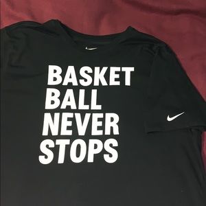 Black nike tee